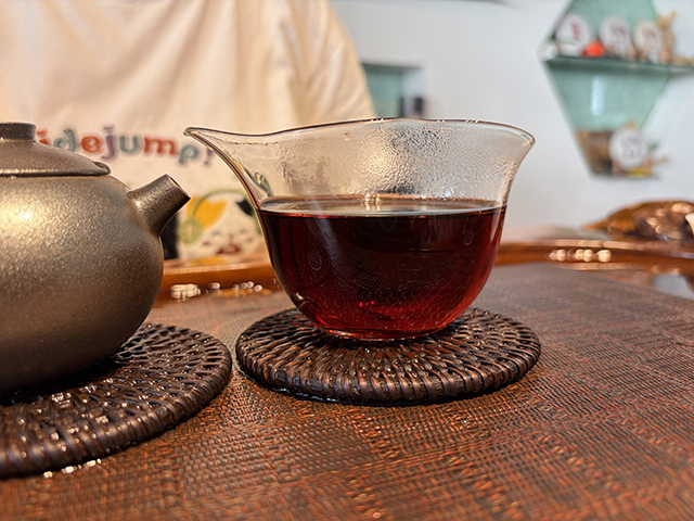 图为私藏茶1999年磨菇沱熟沱