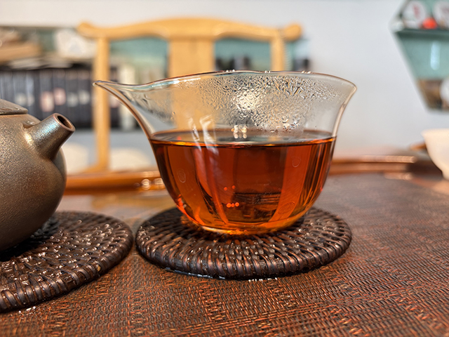 图为私藏茶1999年磨菇沱熟沱